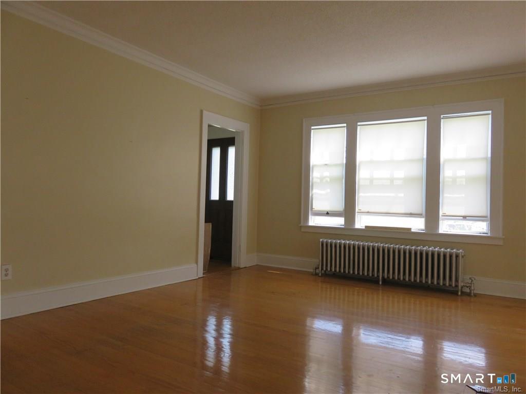 139 Ardmore Road West Hartford, CT 06119 - Photo 4 of 16