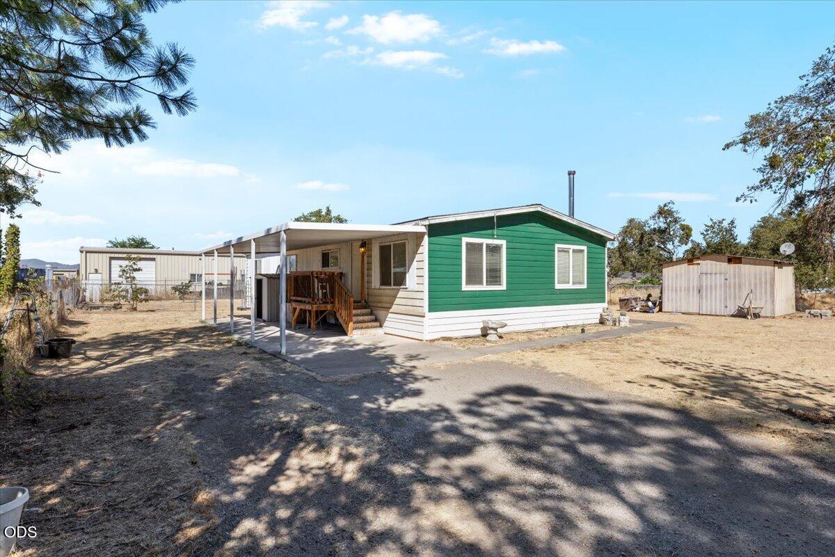 6607 Pinehurst Street Central Point, OR 97502 - Photo 6 of 12 Gallery Image 6