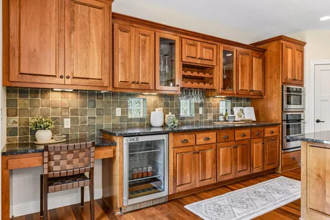 $1,100,000 | 6137 Niagara Lane North, Plymouth, MN 55446