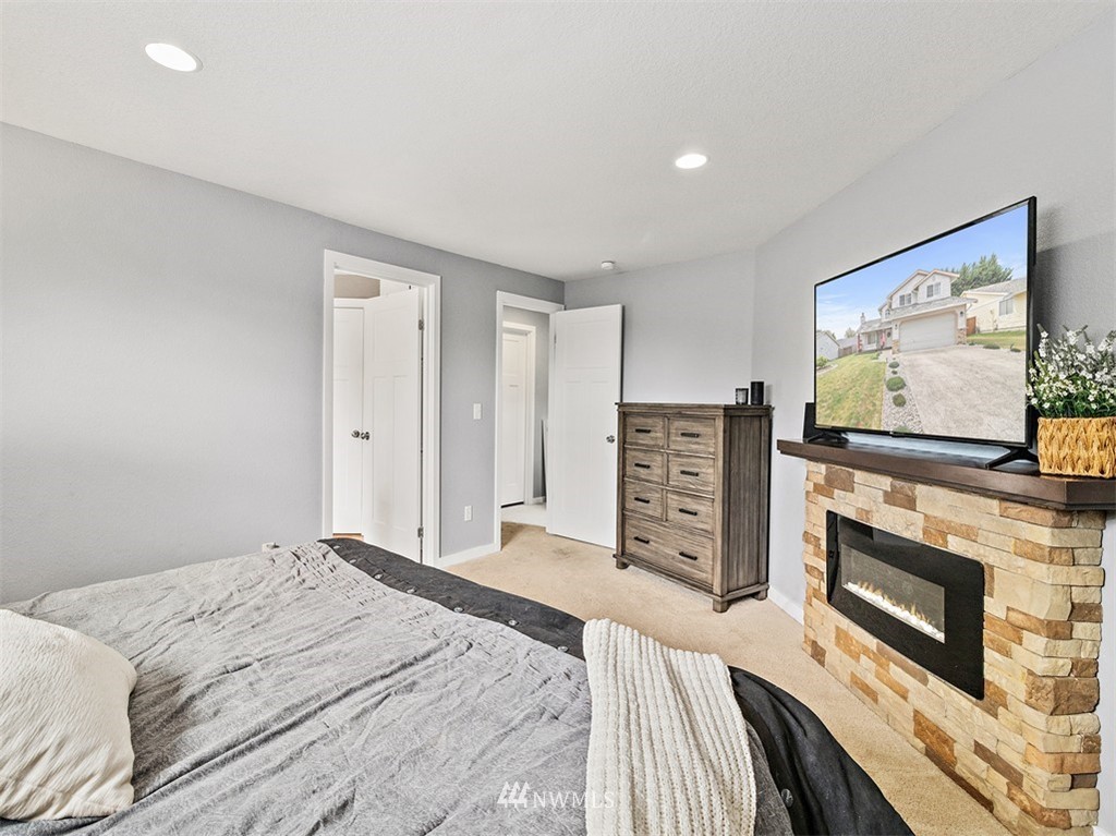 5903 59th Loop Southeast Lacey, WA 98513 - Photo 15 of 23 Gallery Image 15