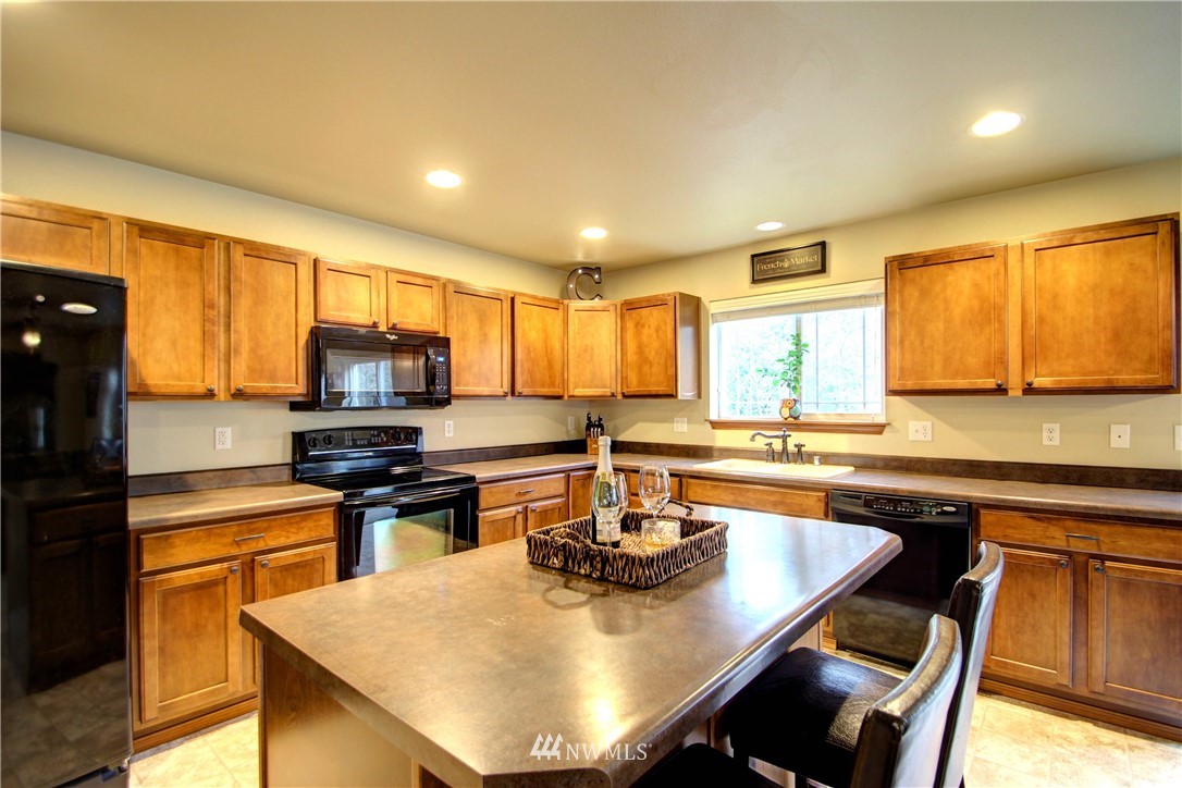 5257 Wellspring Road Mount Vernon, WA 98273 - Photo 9 of 25 Gallery Image 9
