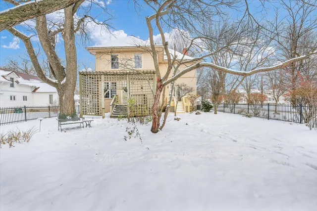 $240,000 | 130 South Pine Street, Arcola, IL 61910