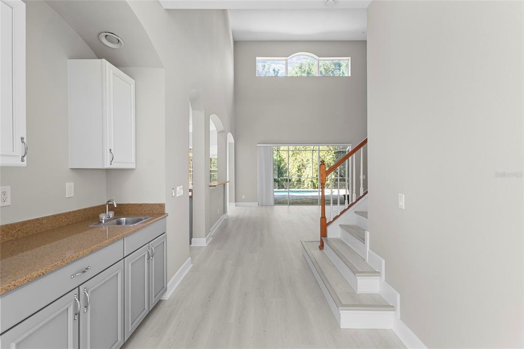 8134 Santa Rosa Court Sarasota, FL 34243 - Photo 17 of 52