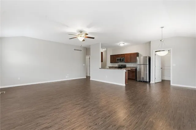 $349,900 | 17181 South Kill Creek Road, Gardner, KS 66030