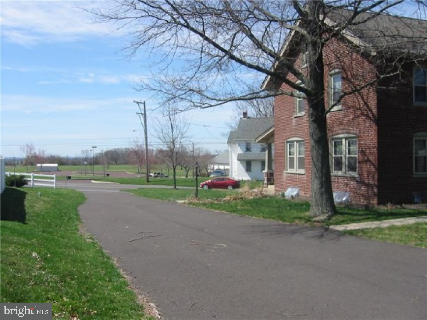 59 Allentown Road Souderton, PA 18964 - Photo 4 of 25 Driveway