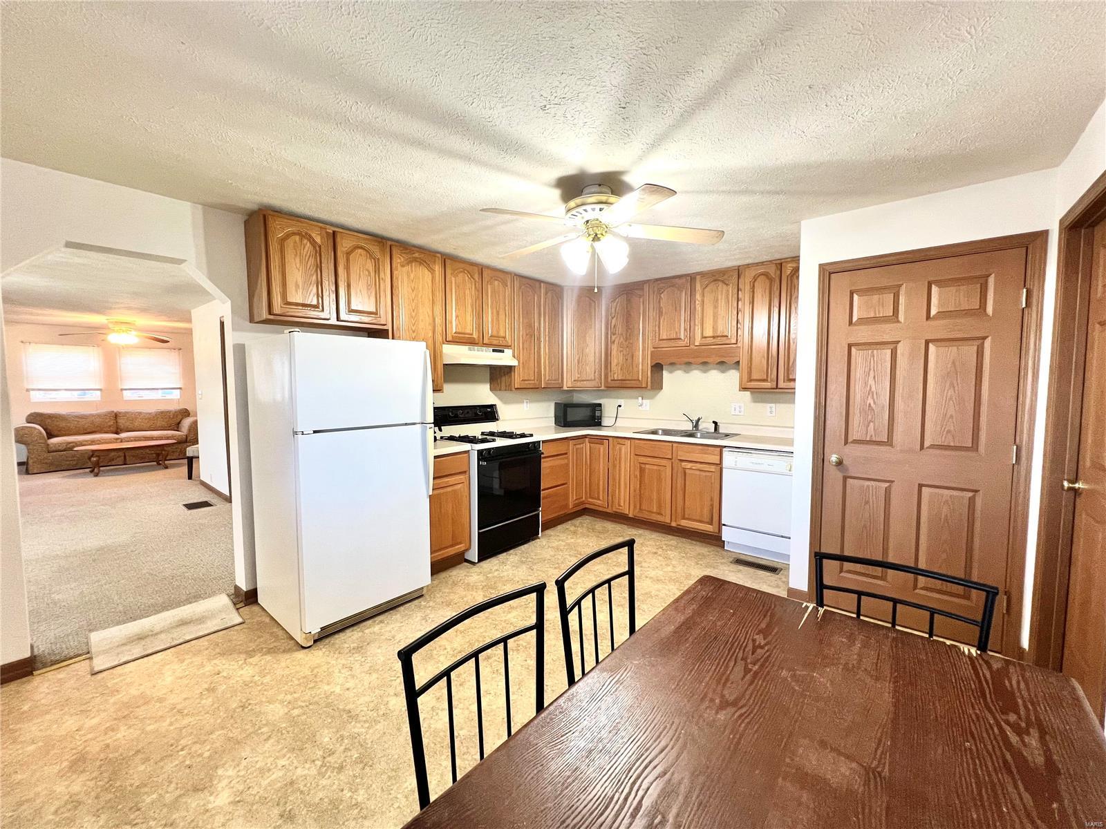 303 State Street Irving, IL 62051 - Photo 12 of 25 Gallery Image 12