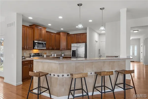 $649,900 | 1802 Sterling Oaks Drive, St. Peters, MO 63376