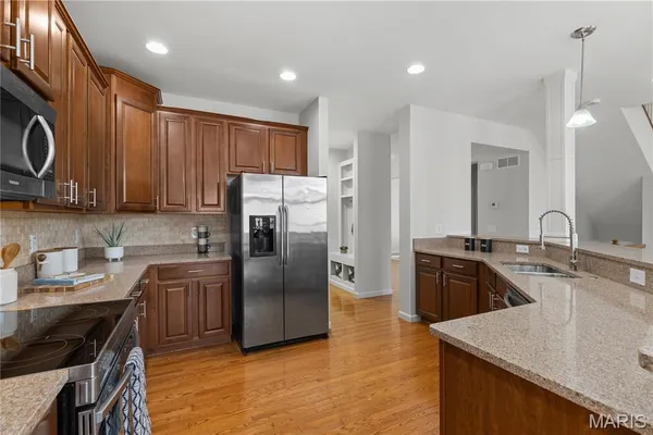 $649,900 | 1802 Sterling Oaks Drive, St. Peters, MO 63376