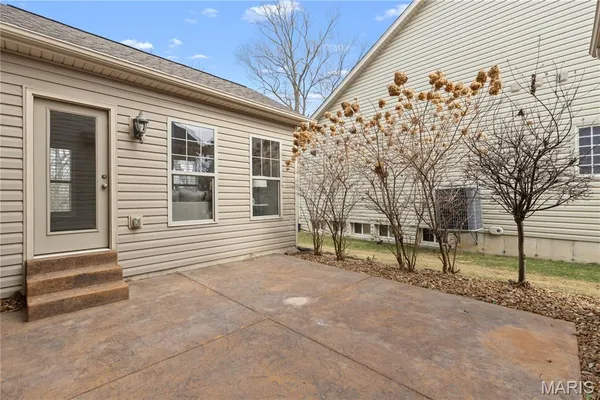 $649,900 | 1802 Sterling Oaks Drive, St. Peters, MO 63376