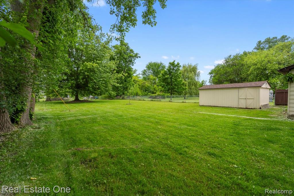 20558 Meridian Road Grosse Ile, MI 48138 - Photo 23 of 26