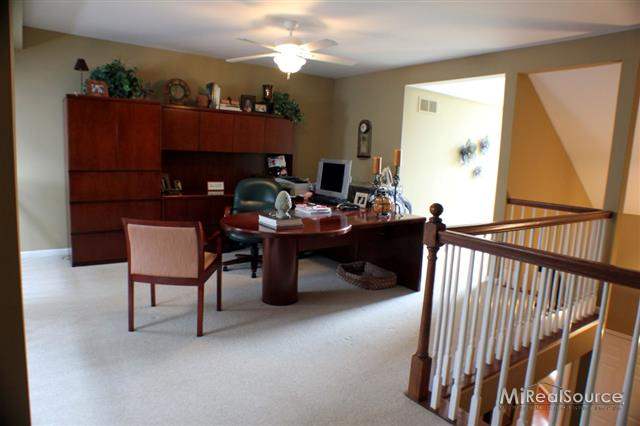 6602 Steeple Ridge, Unit 18 Clarkston, MI 48346 - Photo 15 of 21 Loft Den