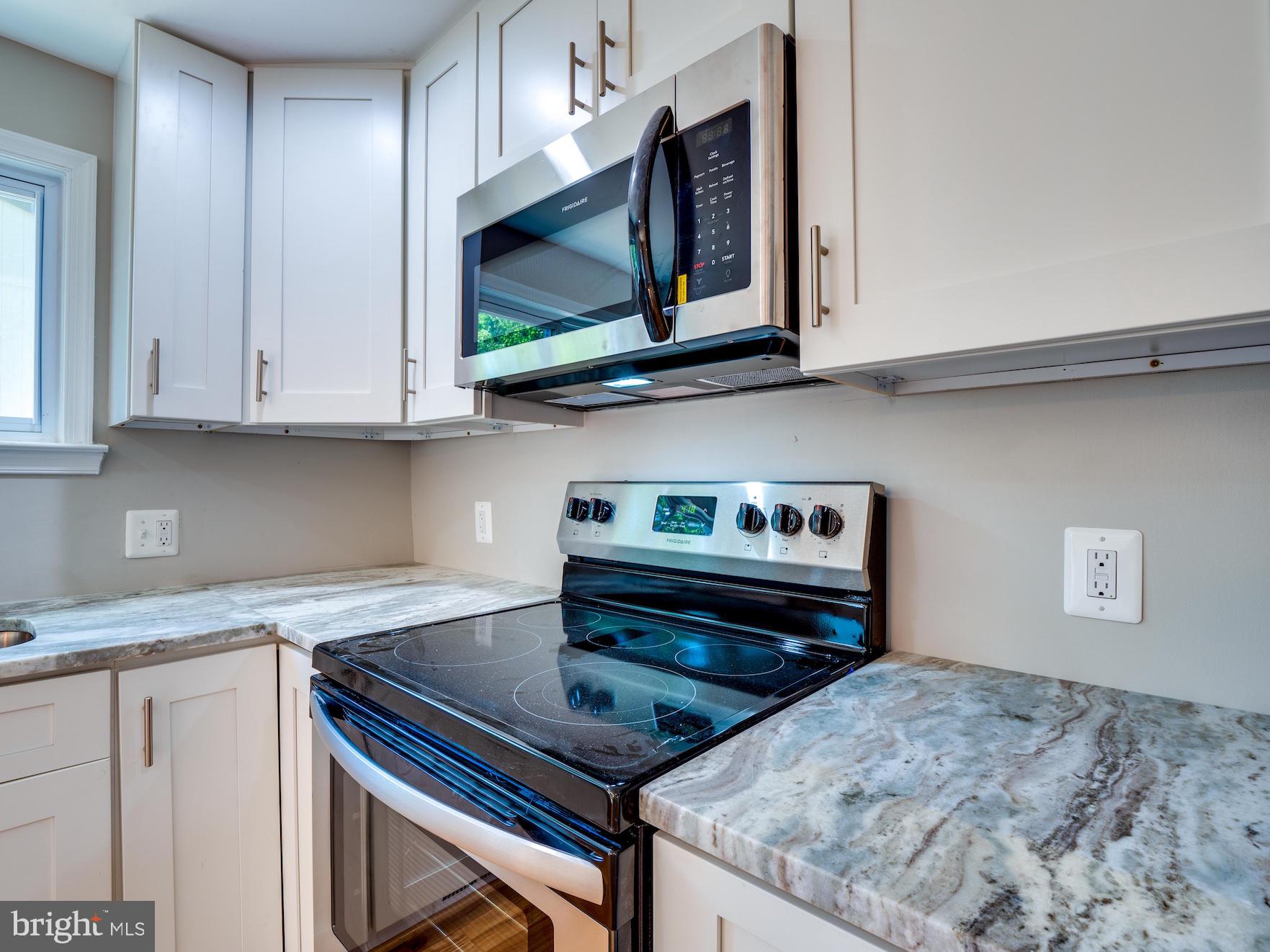 12276 Turkey Wing Court Reston, VA 20191 - Photo 16 of 39 Gallery Image 16
