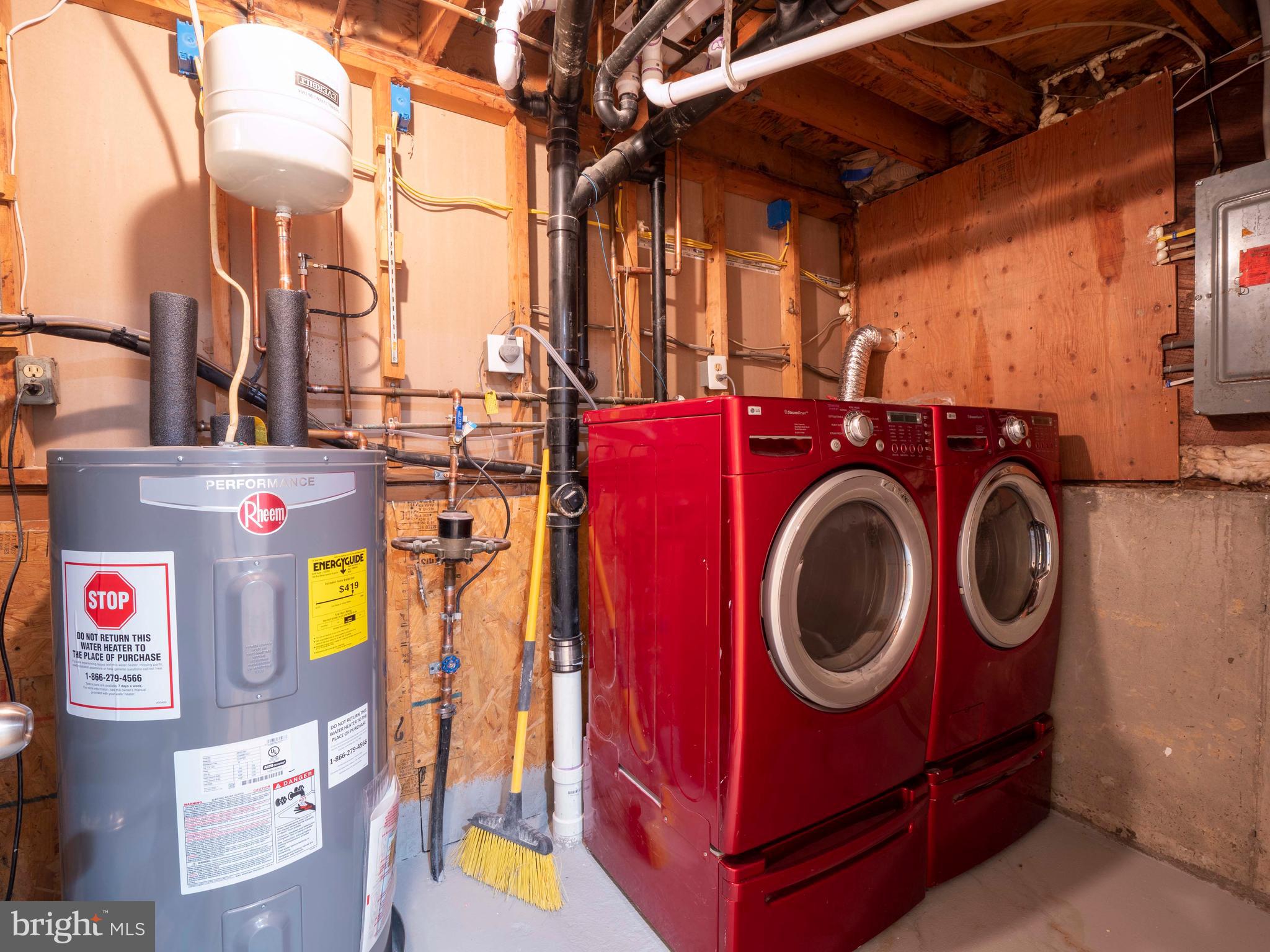 12276 Turkey Wing Court Reston, VA 20191 - Photo 35 of 39 Front Loading washer and dryer