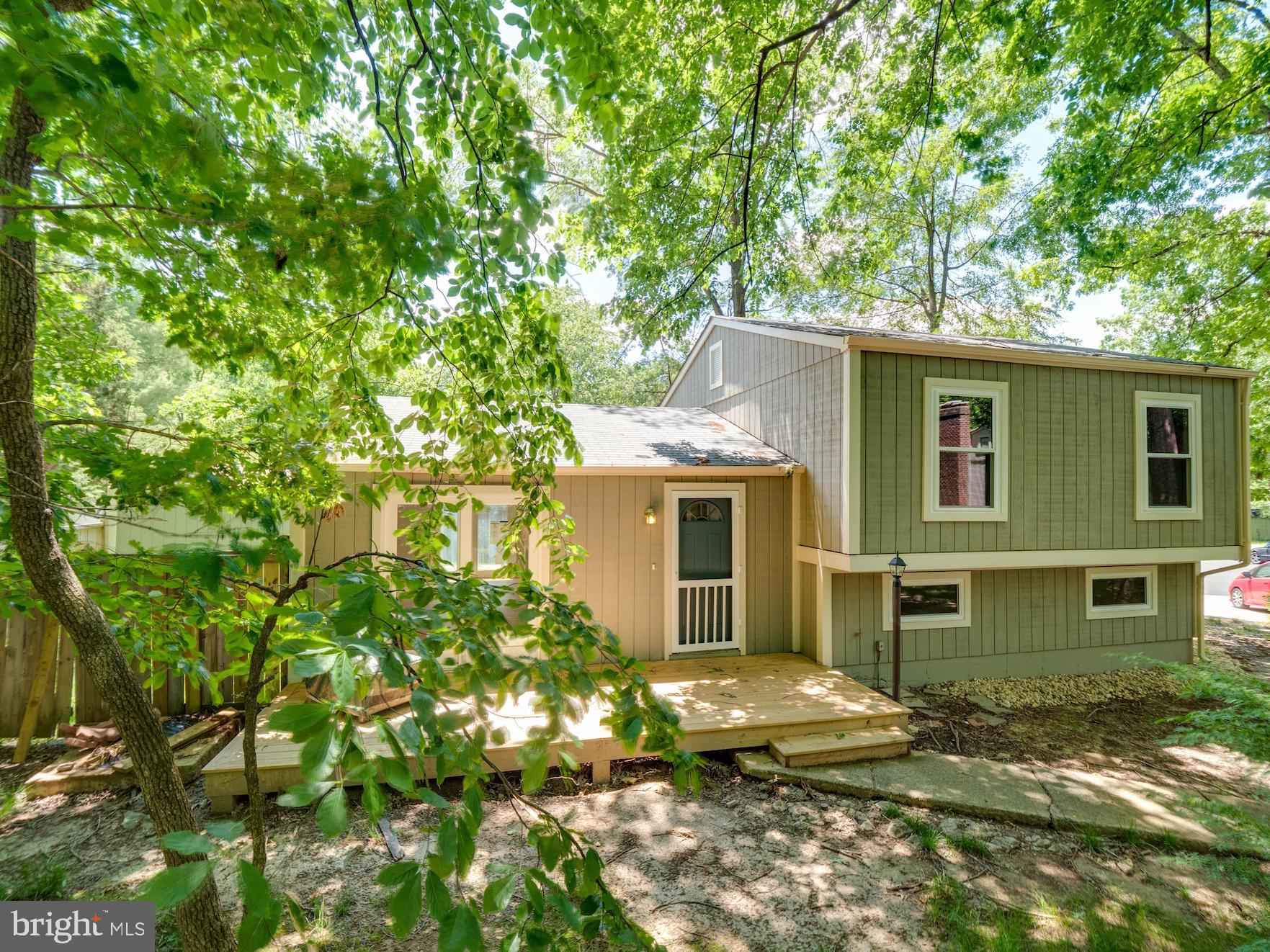 12276 Turkey Wing Court Reston, VA 20191 - Photo 5 of 39 Gallery Image 5