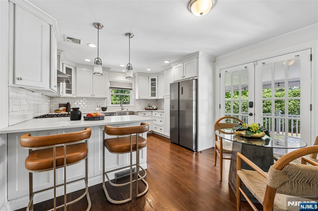 571 Laurel Road Ridgewood, NJ 07450 - Photo 6 of 25