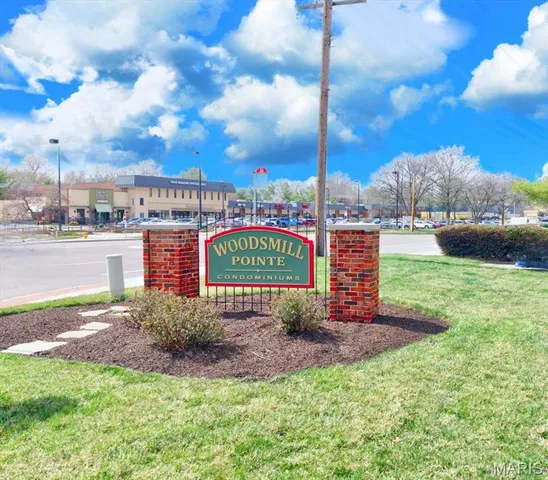 $129,900 | 13515 Coliseum Drive, Unit A, Chesterfield, MO 63017