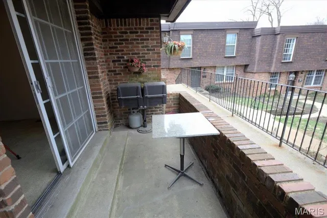 $129,900 | 13515 Coliseum Drive, Unit A, Chesterfield, MO 63017