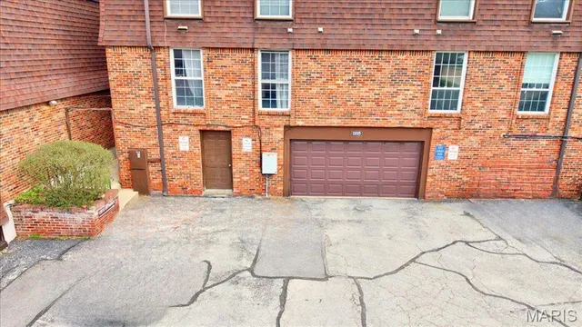 $129,900 | 13515 Coliseum Drive, Unit A, Chesterfield, MO 63017