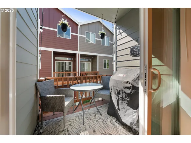 a view of entryway and hall