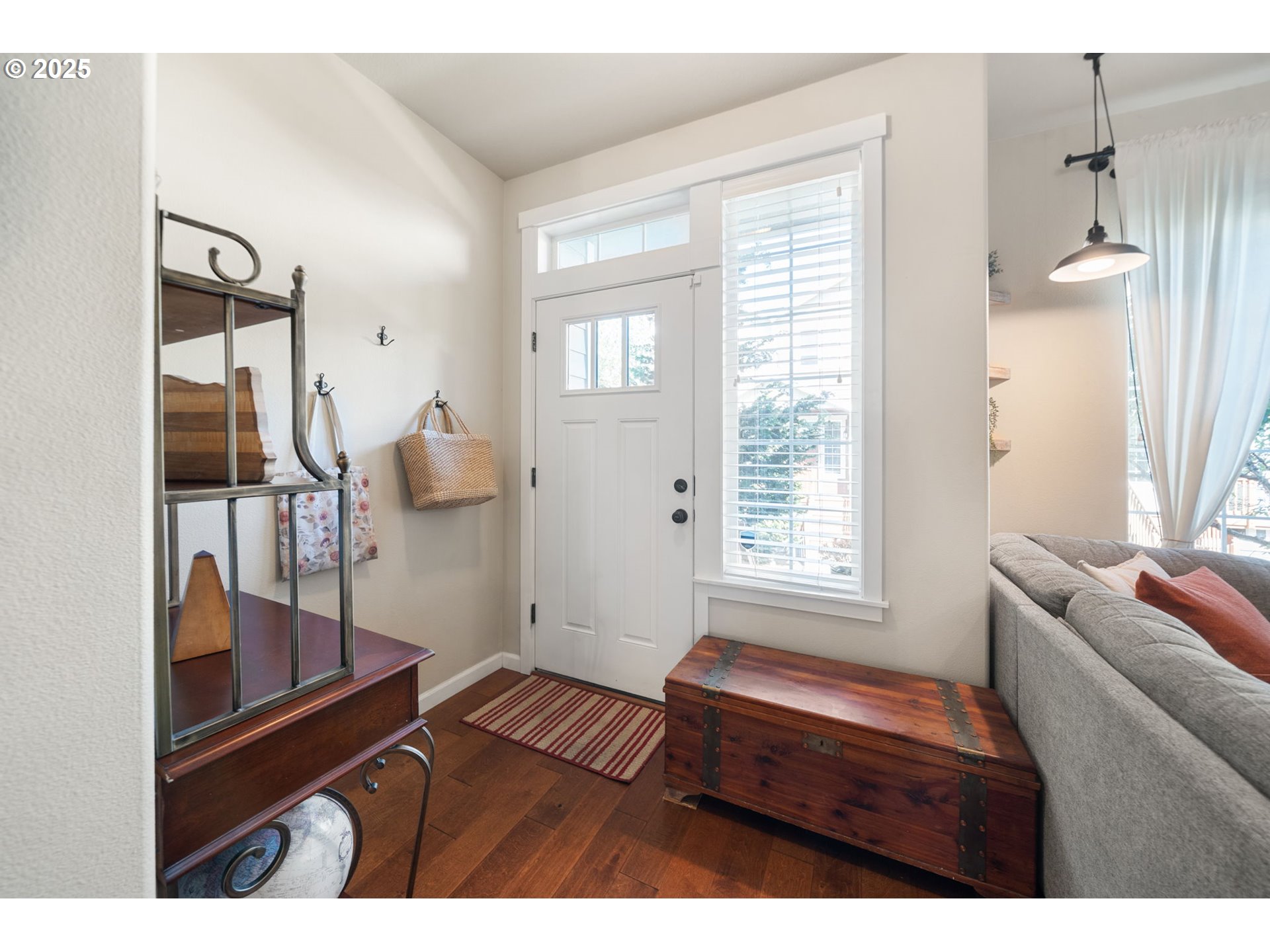 18292 Southwest Anna Mae Lane Beaverton, OR 97003 - Photo 4 of 34 a room with furniture and window