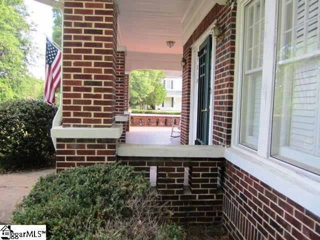 210 Musgrove Street Clinton, SC 29325 - Photo 4 of 36 Gallery Image 4
