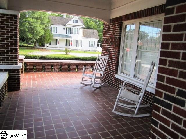 210 Musgrove Street Clinton, SC 29325 - Photo 6 of 36 Gallery Image 6