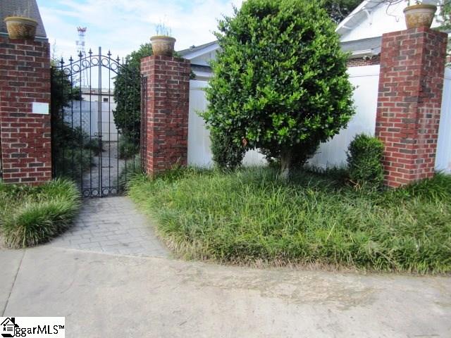210 Musgrove Street Clinton, SC 29325 - Photo 7 of 36 Gallery Image 7