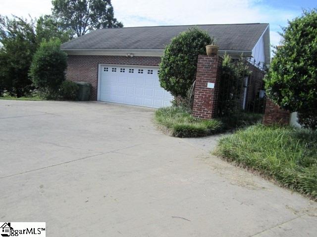 210 Musgrove Street Clinton, SC 29325 - Photo 8 of 36 Gallery Image 8