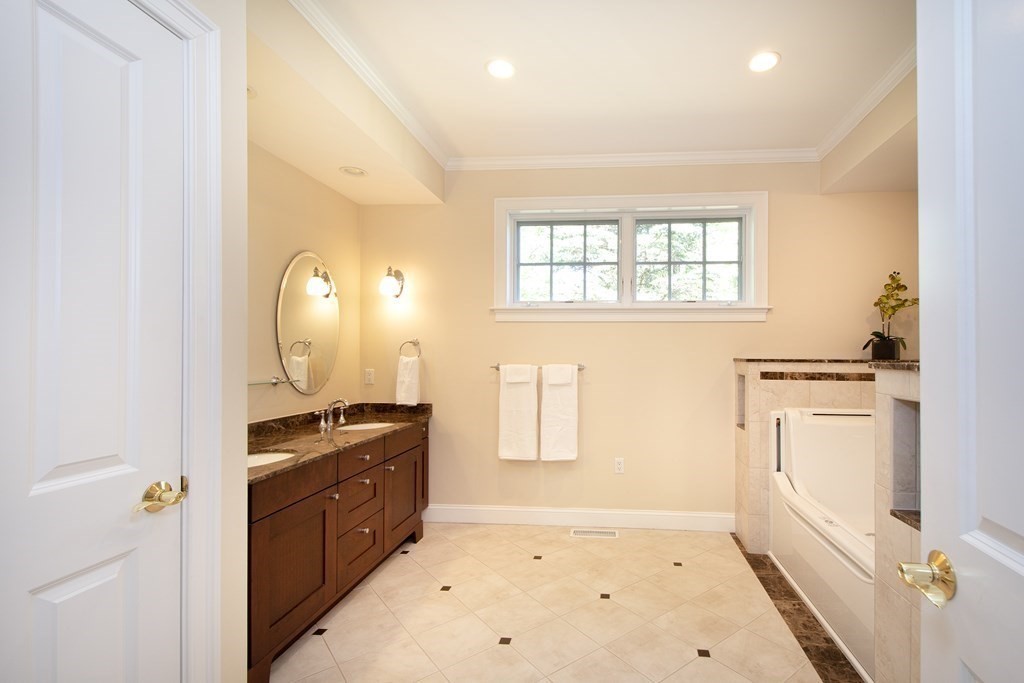 7 Tillinghast Drive, Unit 7 Hingham, MA 02043 - Photo 28 of 42 walk in closet with window