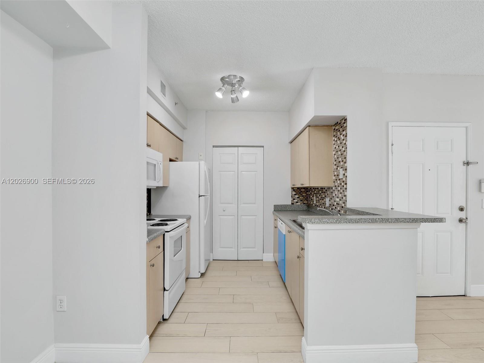 1235 Reserve Way, Unit 5107 Naples, FL 34105 - Photo 8 of 33