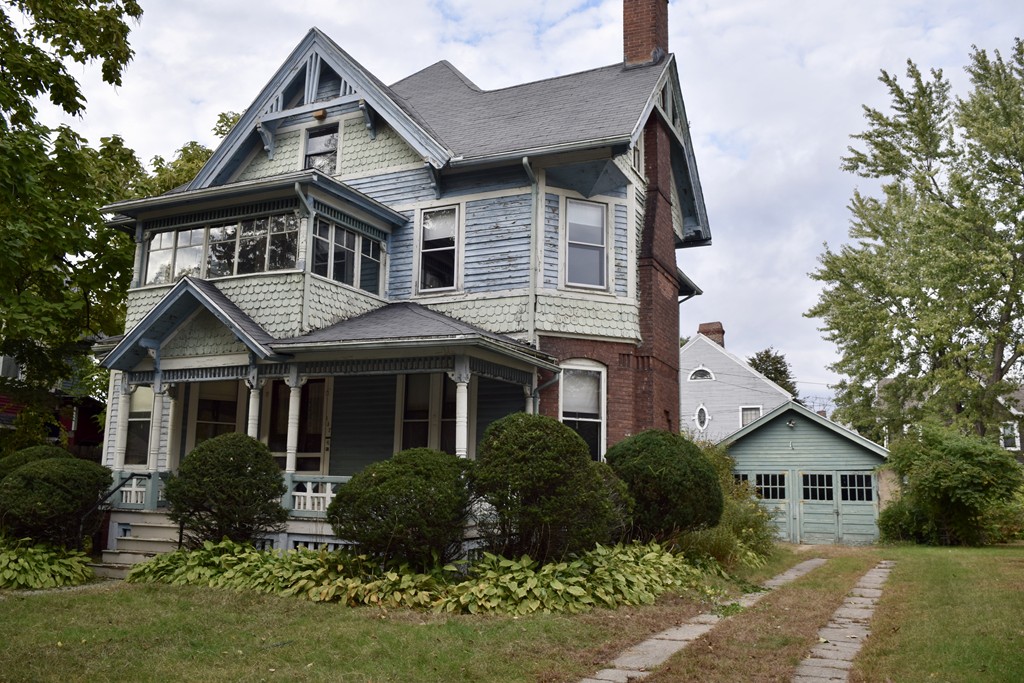 137 Harvard Street Springfield, MA 01109 - Photo 1 of 29 Gallery Image 1