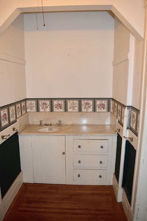 137 Harvard Street Springfield, MA 01109 - Photo 12 of 29 Gallery Image 12