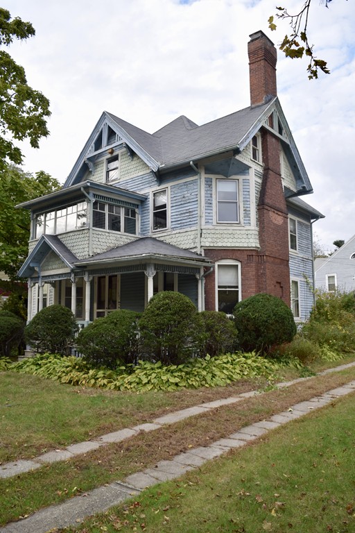 137 Harvard Street Springfield, MA 01109 - Photo 2 of 29 Gallery Image 2