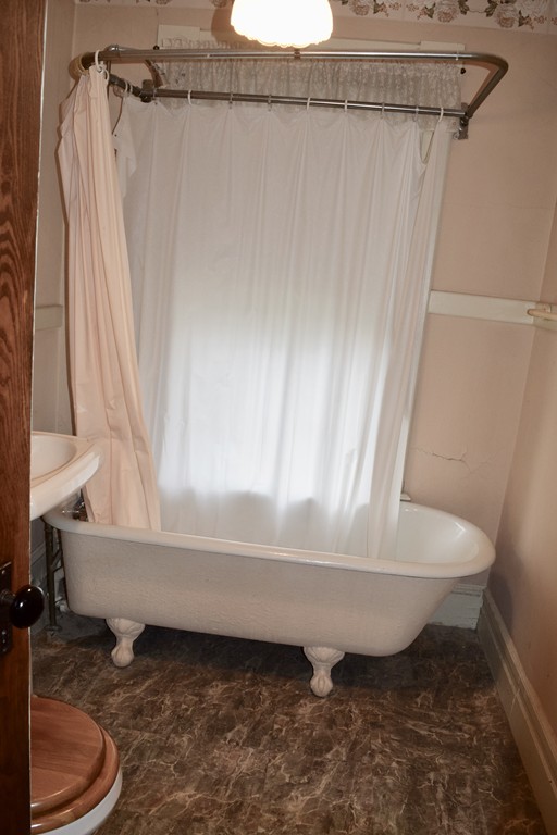 137 Harvard Street Springfield, MA 01109 - Photo 28 of 29 Gallery Image 28