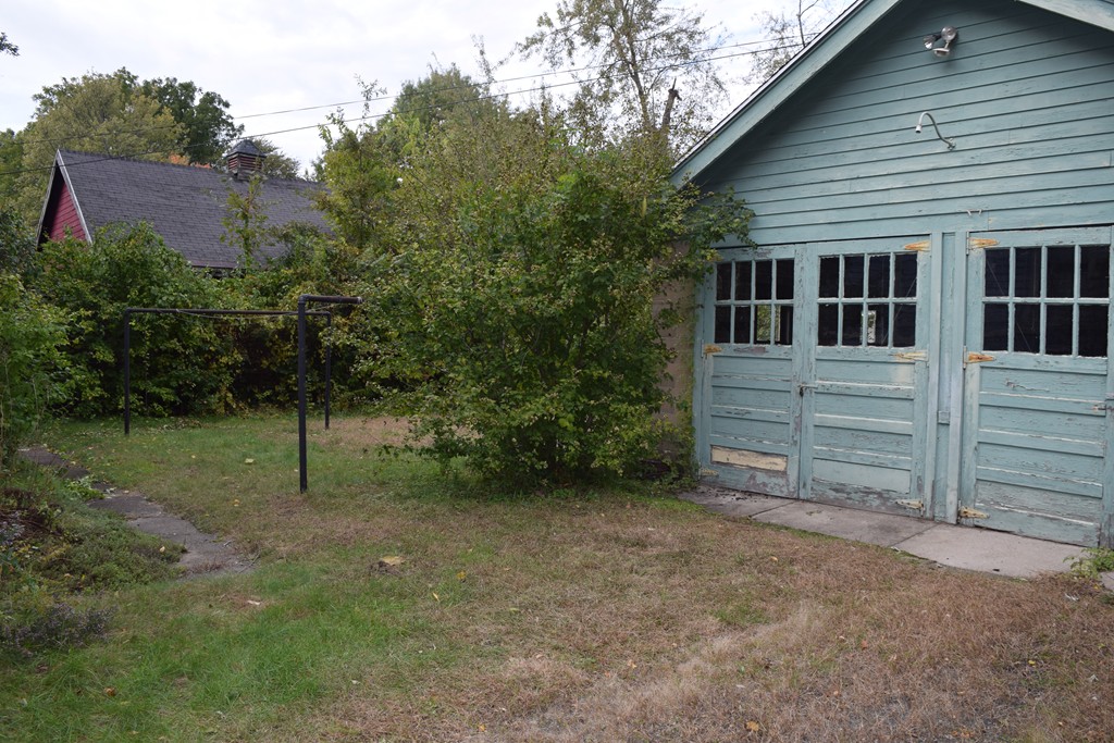 137 Harvard Street Springfield, MA 01109 - Photo 4 of 29 Gallery Image 4