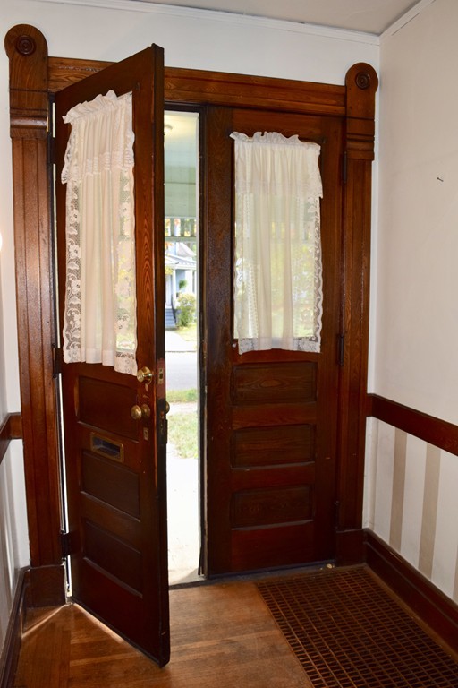 137 Harvard Street Springfield, MA 01109 - Photo 5 of 29 Gallery Image 5