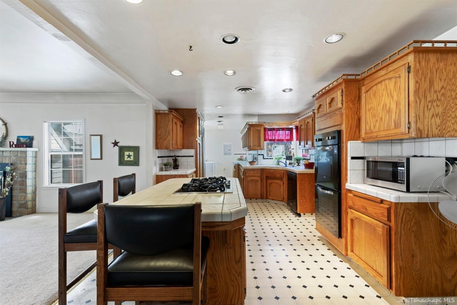 28701 Bear Valley Road Tehachapi, CA 93561 - Photo 24 of 57 Gallery Image 24