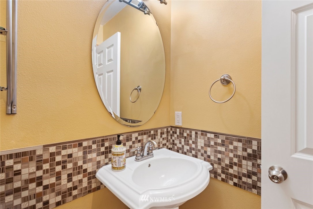 2812 Kennewick Place Northeast Renton, WA 98056 - Photo 14 of 28 Gallery Image 14