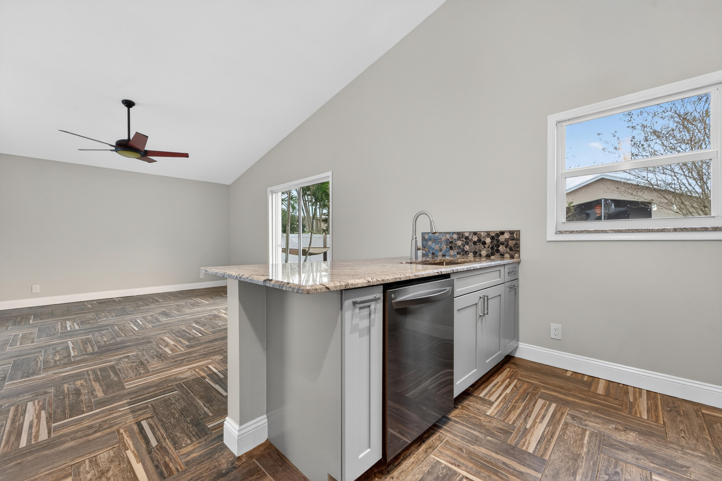 2800 Southwest Montego Terrace Stuart, FL 34997 - Photo 11 of 62 013026-36