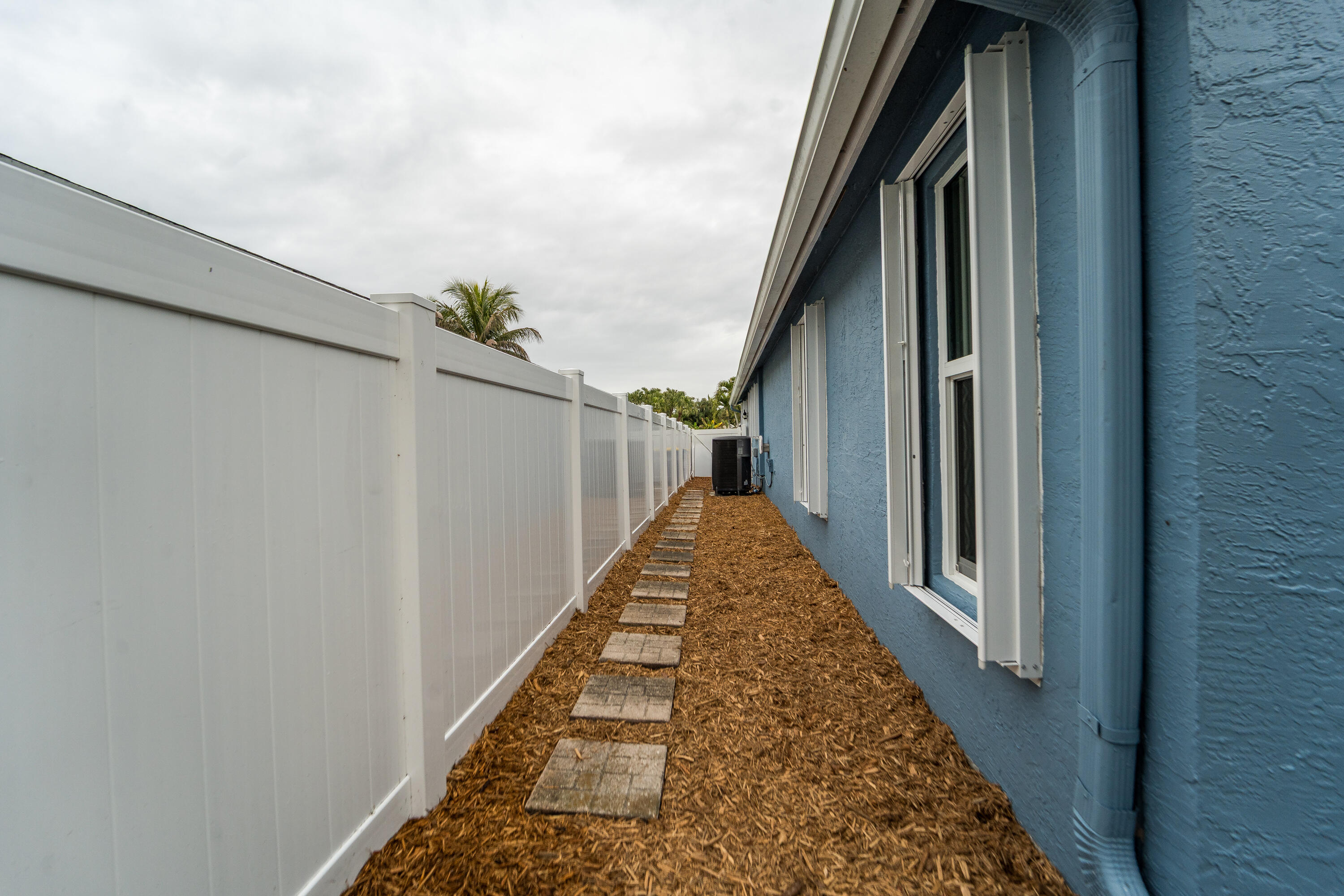 2800 Southwest Montego Terrace Stuart, FL 34997 - Photo 35 of 62 2800 SW Montego O-9