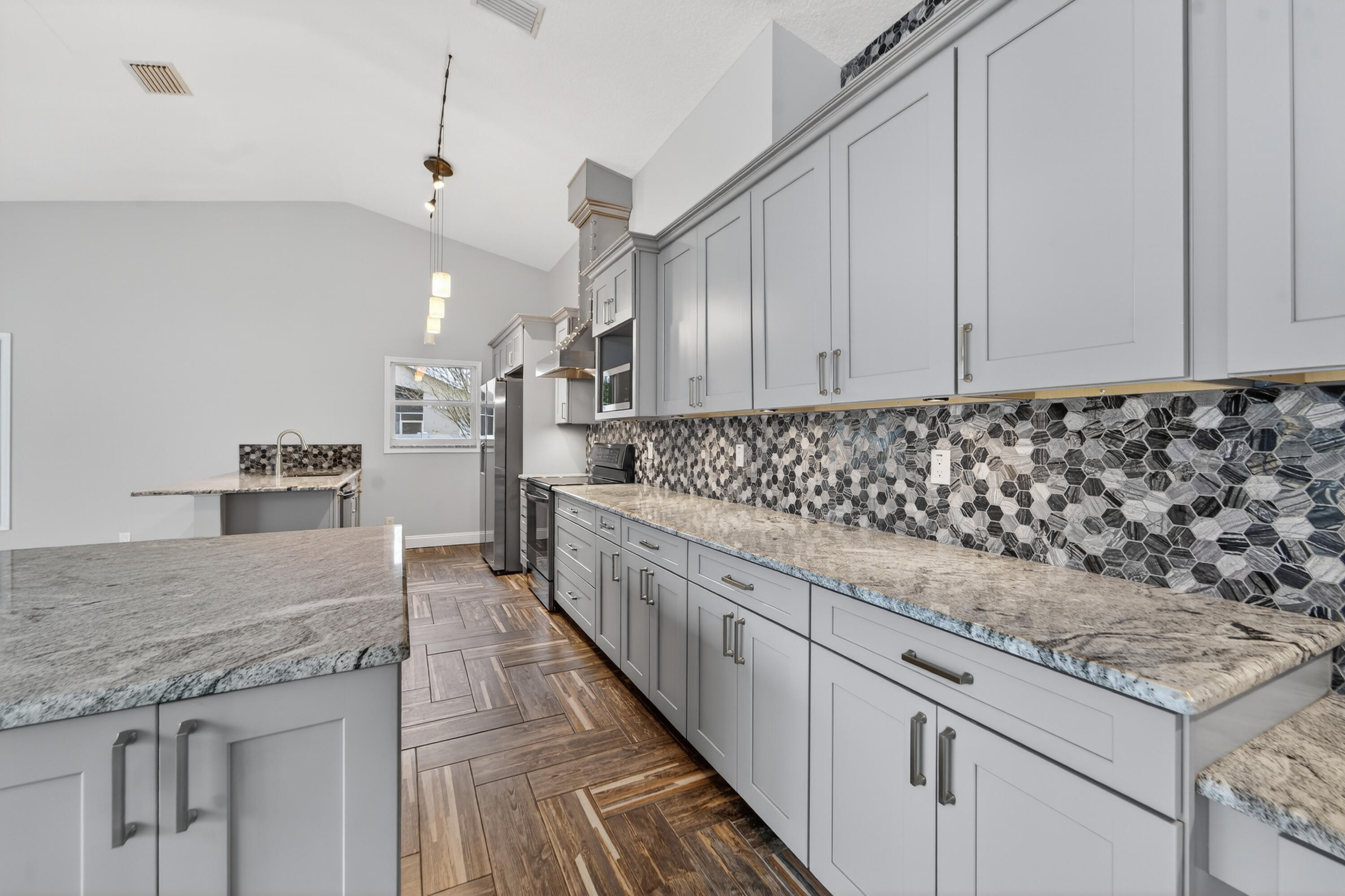 2800 Southwest Montego Terrace Stuart, FL 34997 - Photo 8 of 62 013026-19