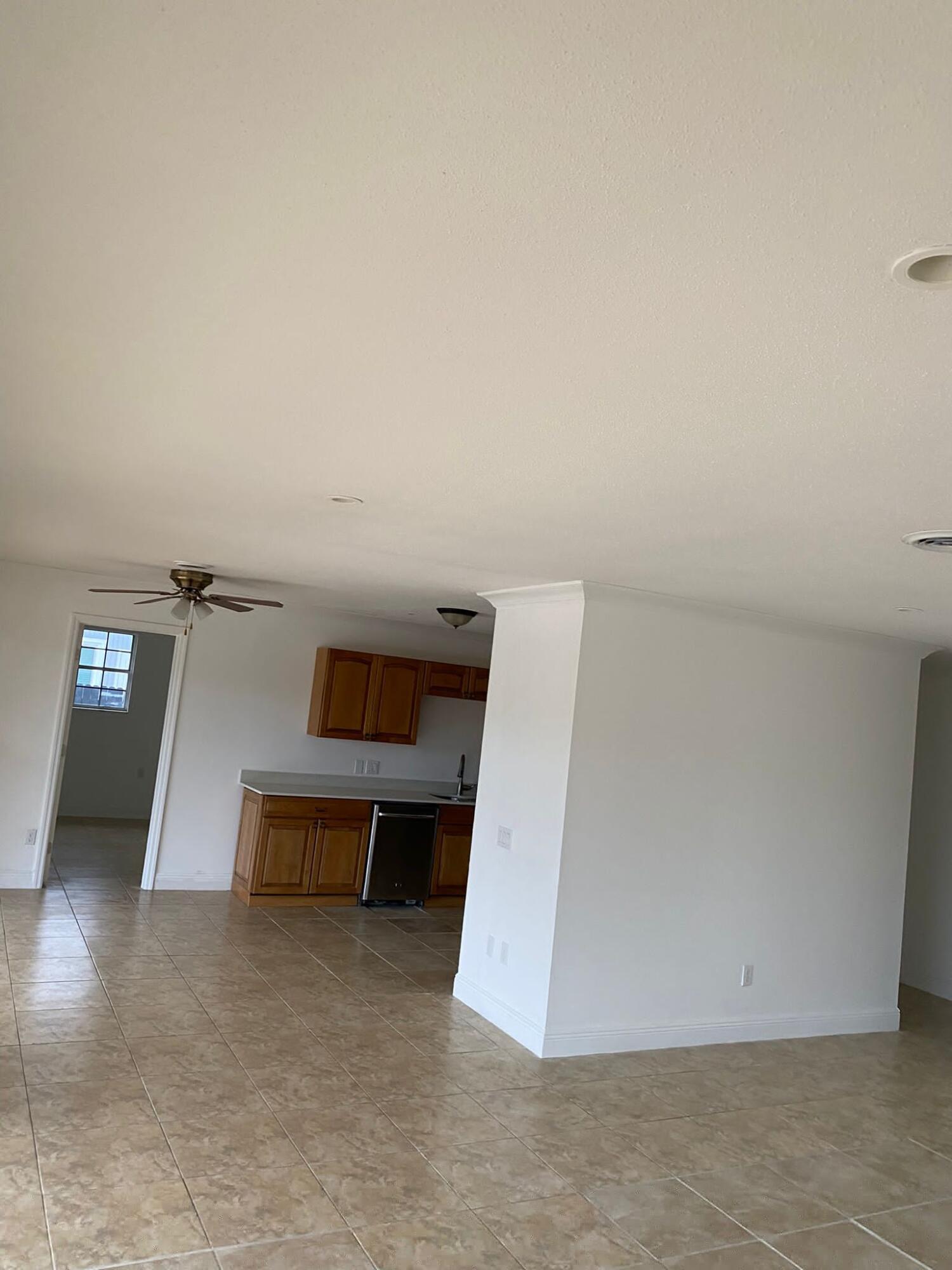18 Andros Road Palm Springs, FL 33461 - Photo 6 of 20 a9362bee-e157-4977-9d59-9eb91e794310