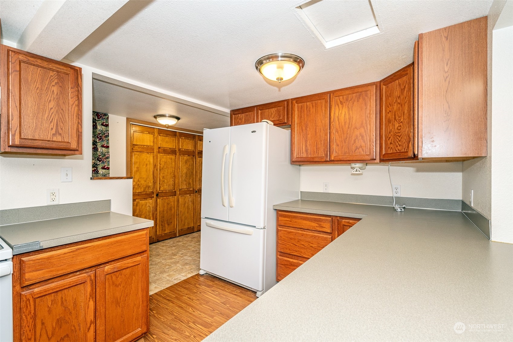 136 Dieckman Road Chehalis, WA 98532 - Photo 7 of 40 a kitchen with stainless steel appliances granite countertop refrigerator sink and cabinets
