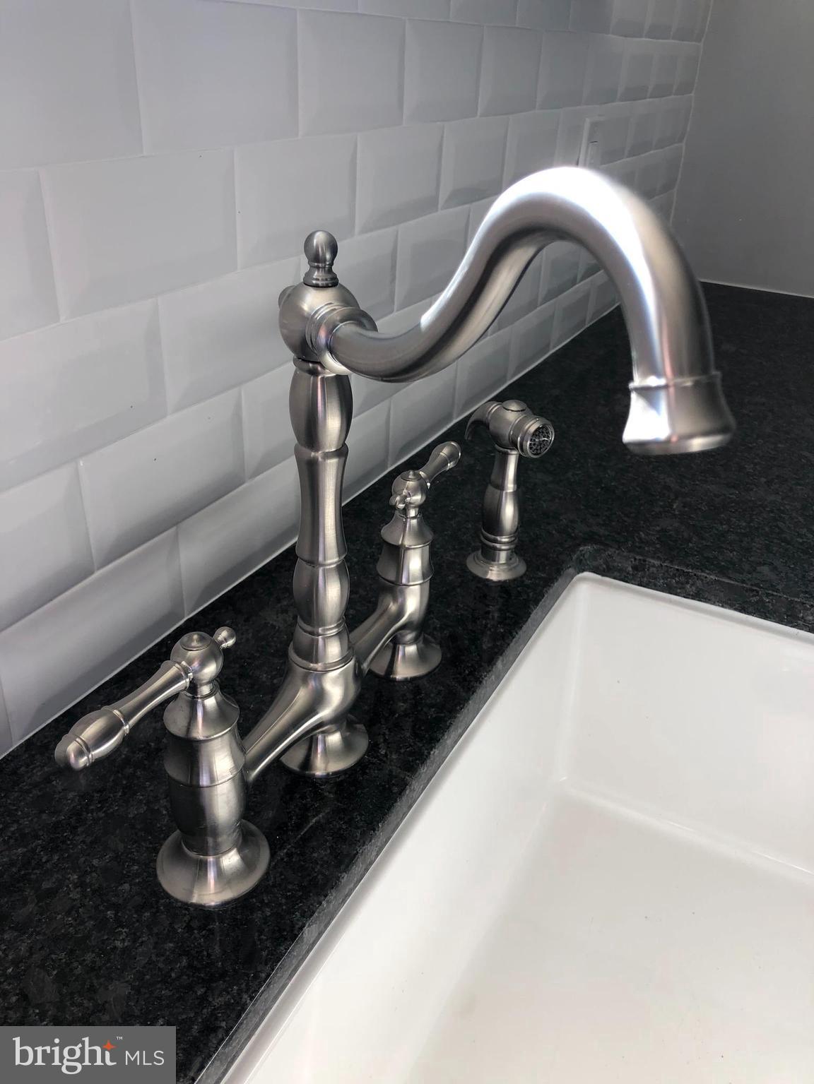 1712 South Rolling Road Halethorpe, MD 21227 - Photo 15 of 32 Farm Sink