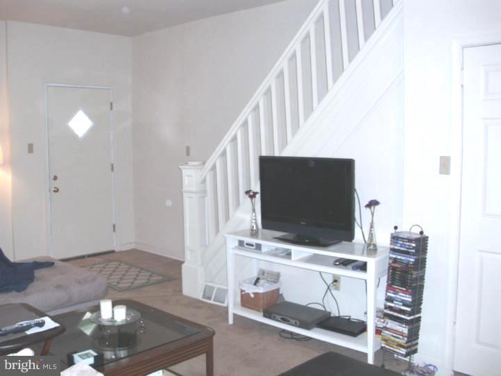 103 Forrest Street Conshohocken, PA 19428 - Photo 4 of 12 Living Room