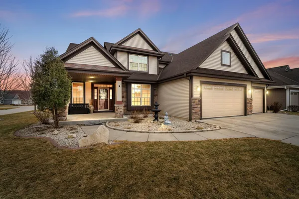 $684,900 | 21611 North Weather Edge Circle, Lannon, WI 53046