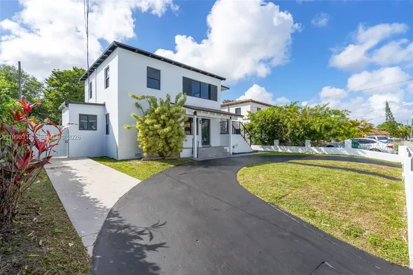 $2,595 | 130 Southwest 31st Court, Unit 3, Miami, FL 33135