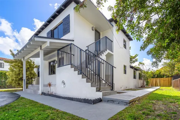 $2,595 | 130 Southwest 31st Court, Unit 3, Miami, FL 33135