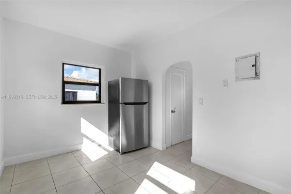 $2,595 | 130 Southwest 31st Court, Unit 3, Miami, FL 33135