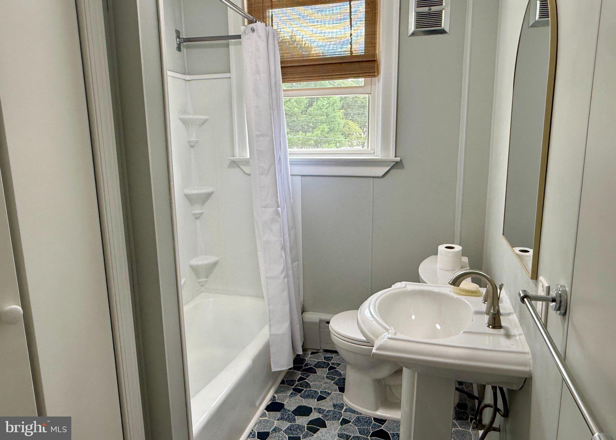 284 South Devon Avenue Wayne, PA 19087 - Photo 25 of 30 Gallery Image 25